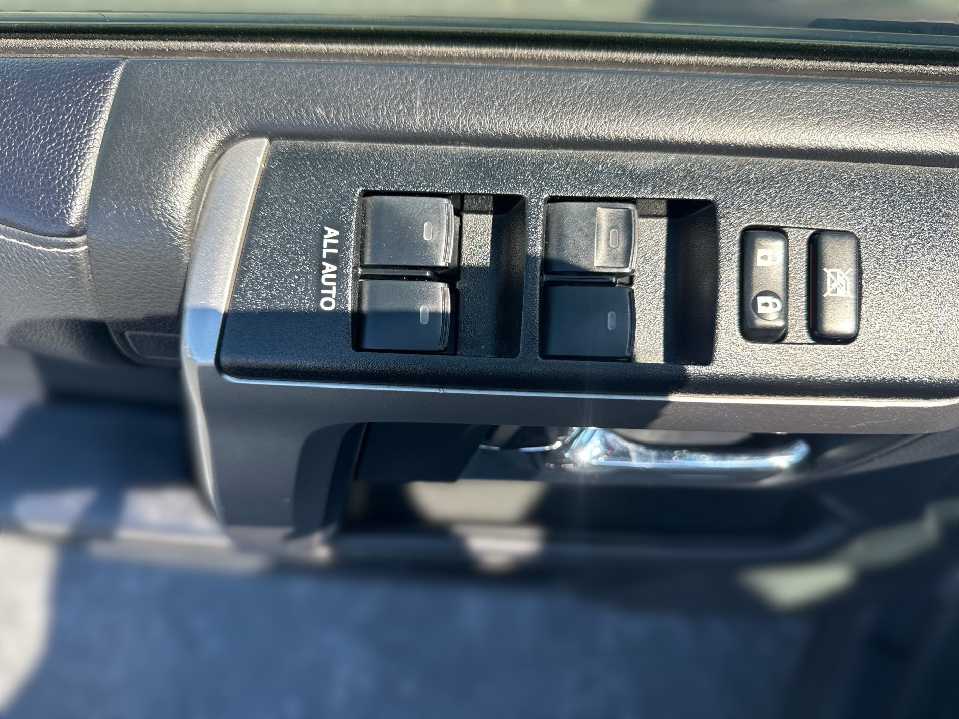 Used 2024 Toyota 4Runner SR5 AWD/4WD image 22