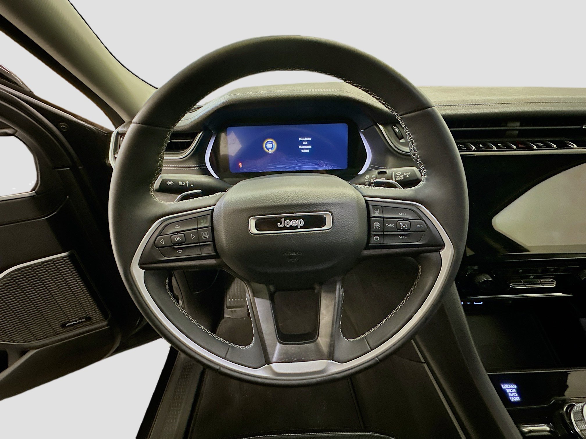 Used 2023 Jeep Grand Cherokee L Limited w/ Luxury Tech Group II image 18