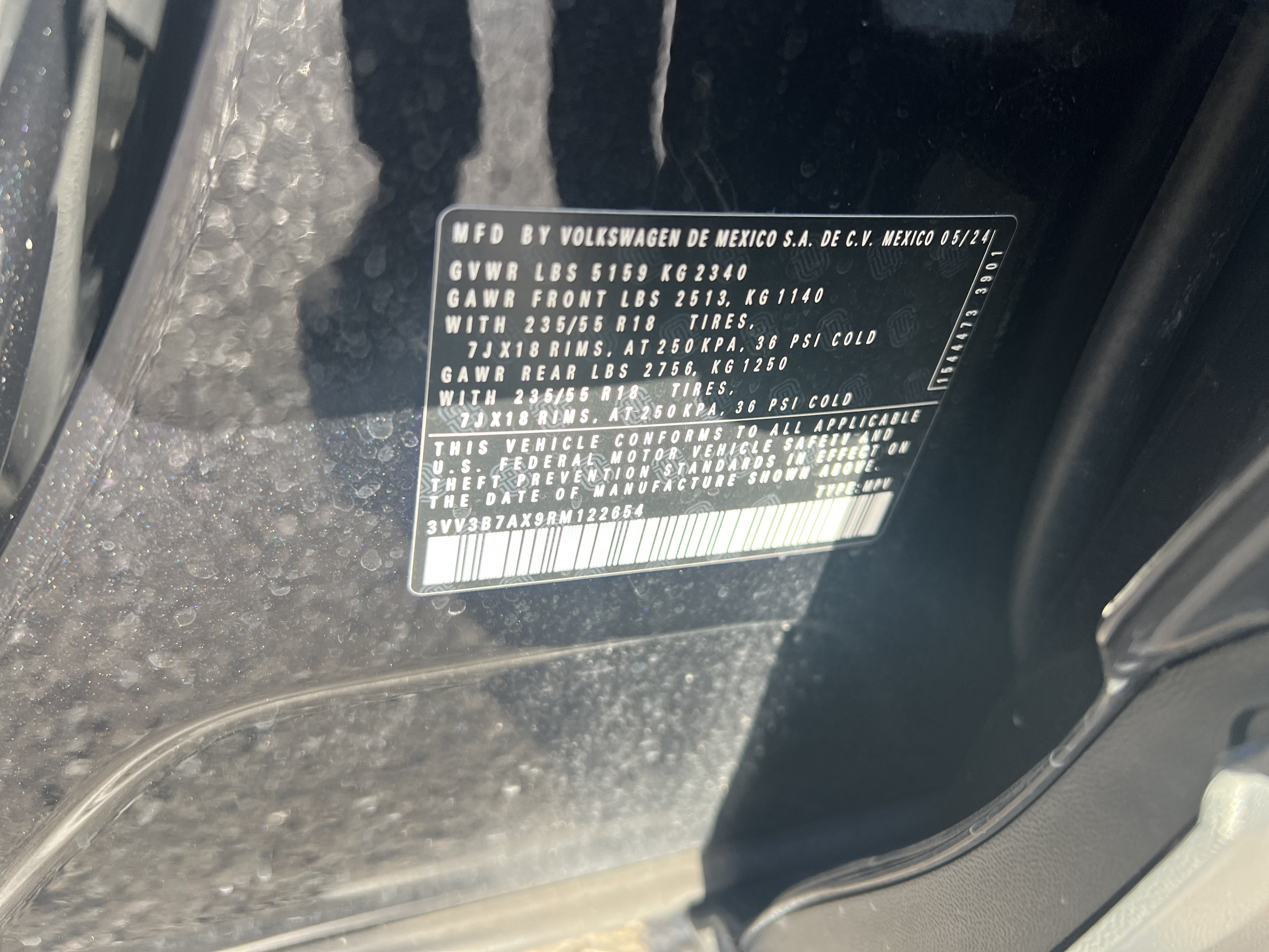Used 2024 Volkswagen Tiguan SE w/ MDO Package, Three-Row FWD image 29