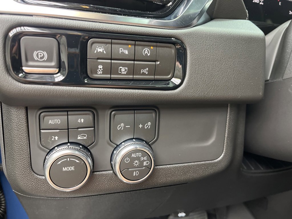 New 2026 GMC Yukon Denali w/ Sun & Power Step Package image 14