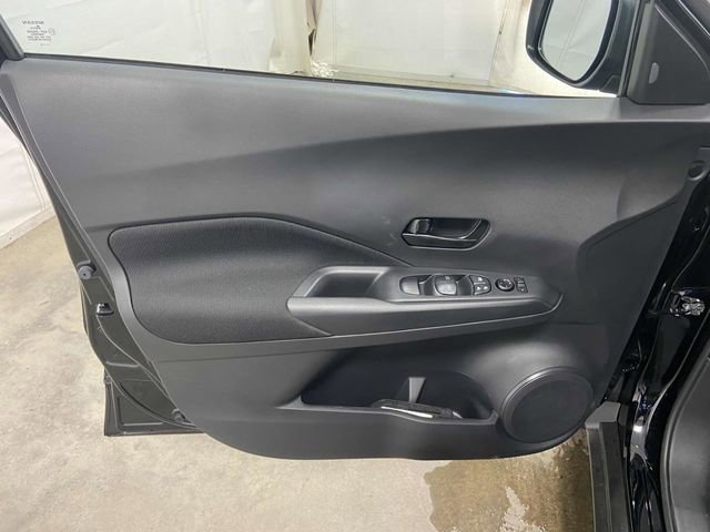 New 2025 Nissan Kicks Play S image 7