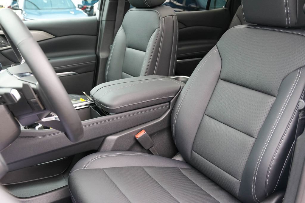 New 2026 Chevrolet Traverse LT FWD image 12
