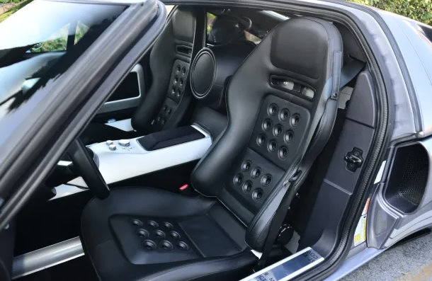 Used 2006 Ford GT RWD image 54