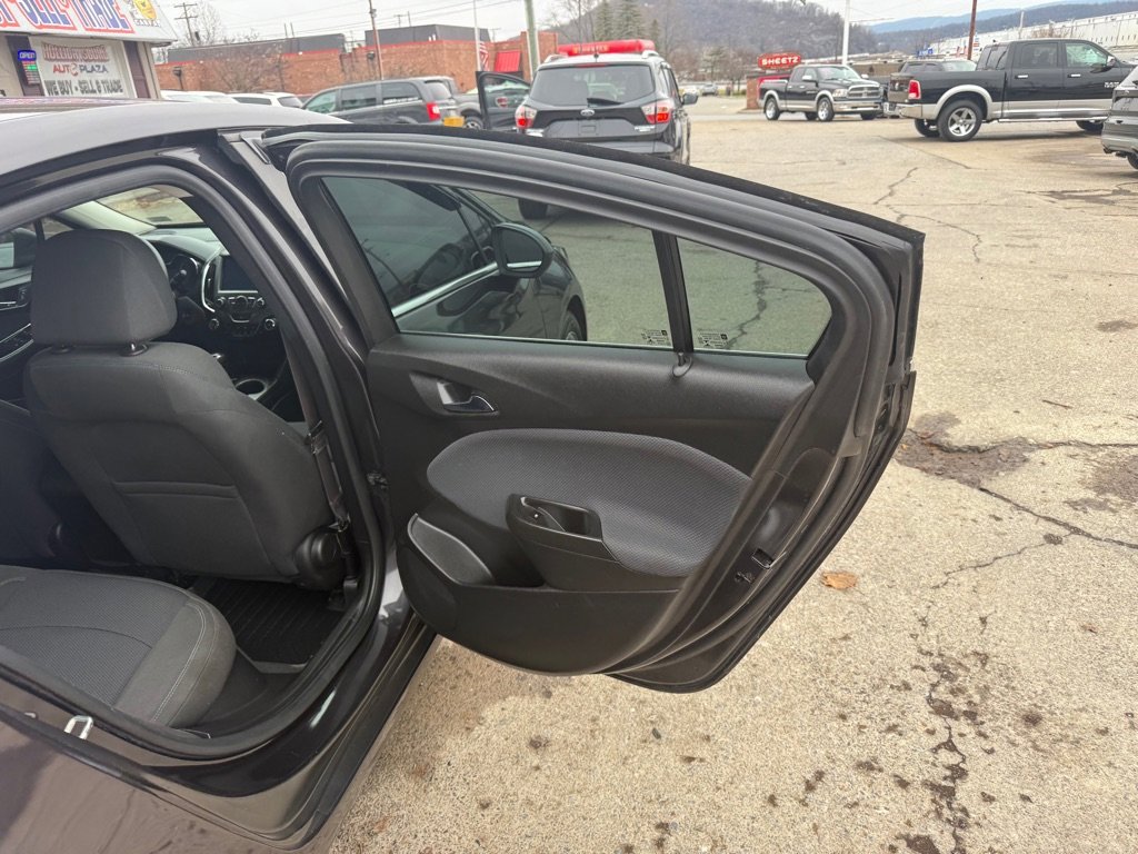 Used 2016 Chevrolet Cruze LT w/ Sun And Sound Package image 42