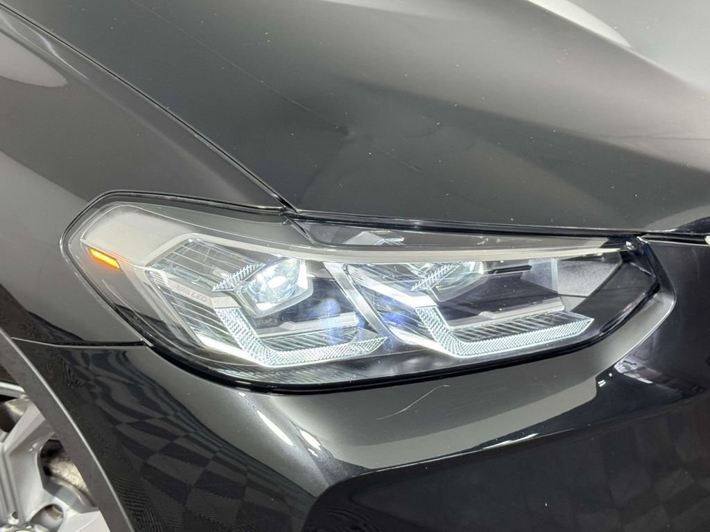 Used 2024 BMW X4 xDrive30i w/ Parking Assistance Package AWD/4WD image 15