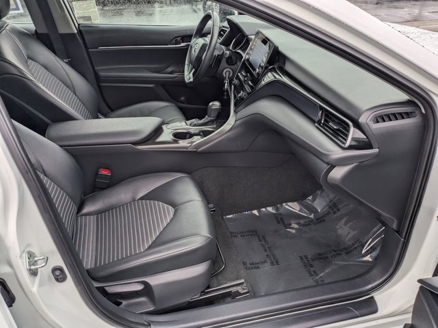Used 2024 Toyota Camry SE image 5