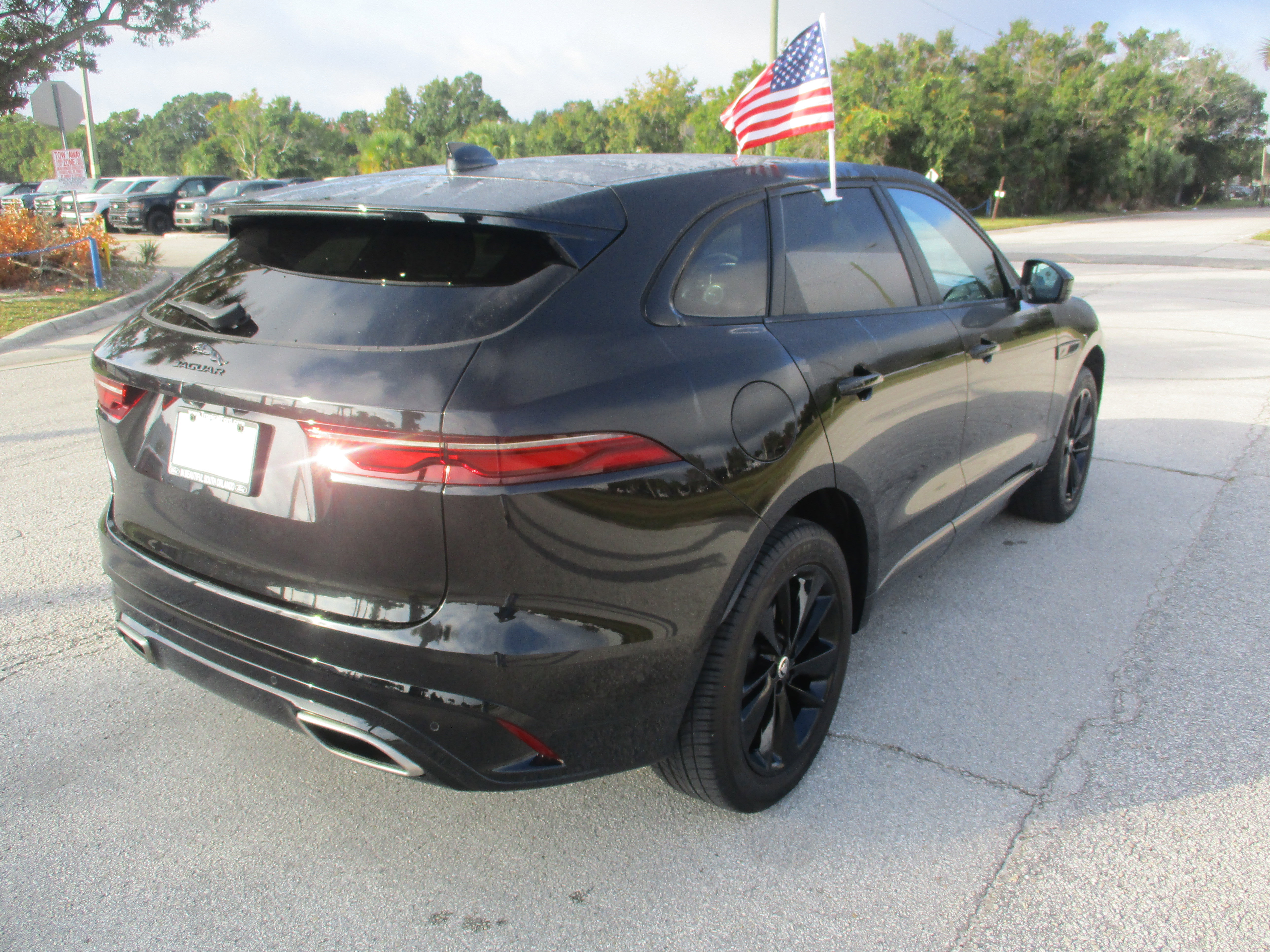 Used 2024 Jaguar F-PACE R-Dynamic S image 7