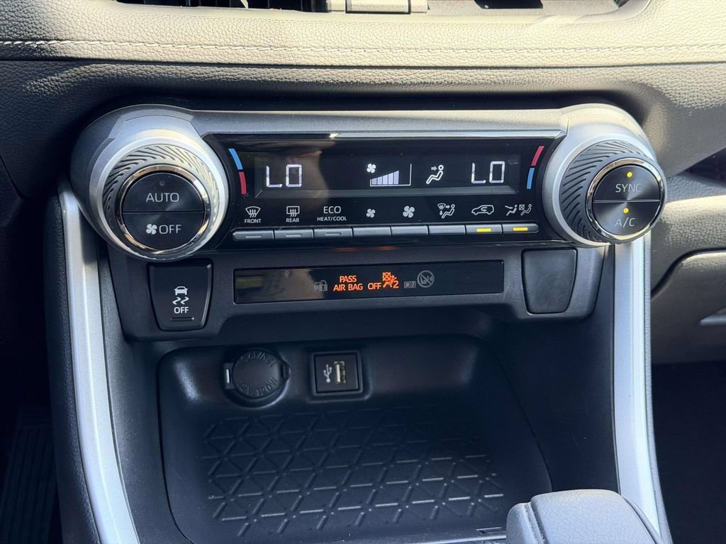 Certified 2025 Toyota RAV4 XLE AWD/4WD image 5