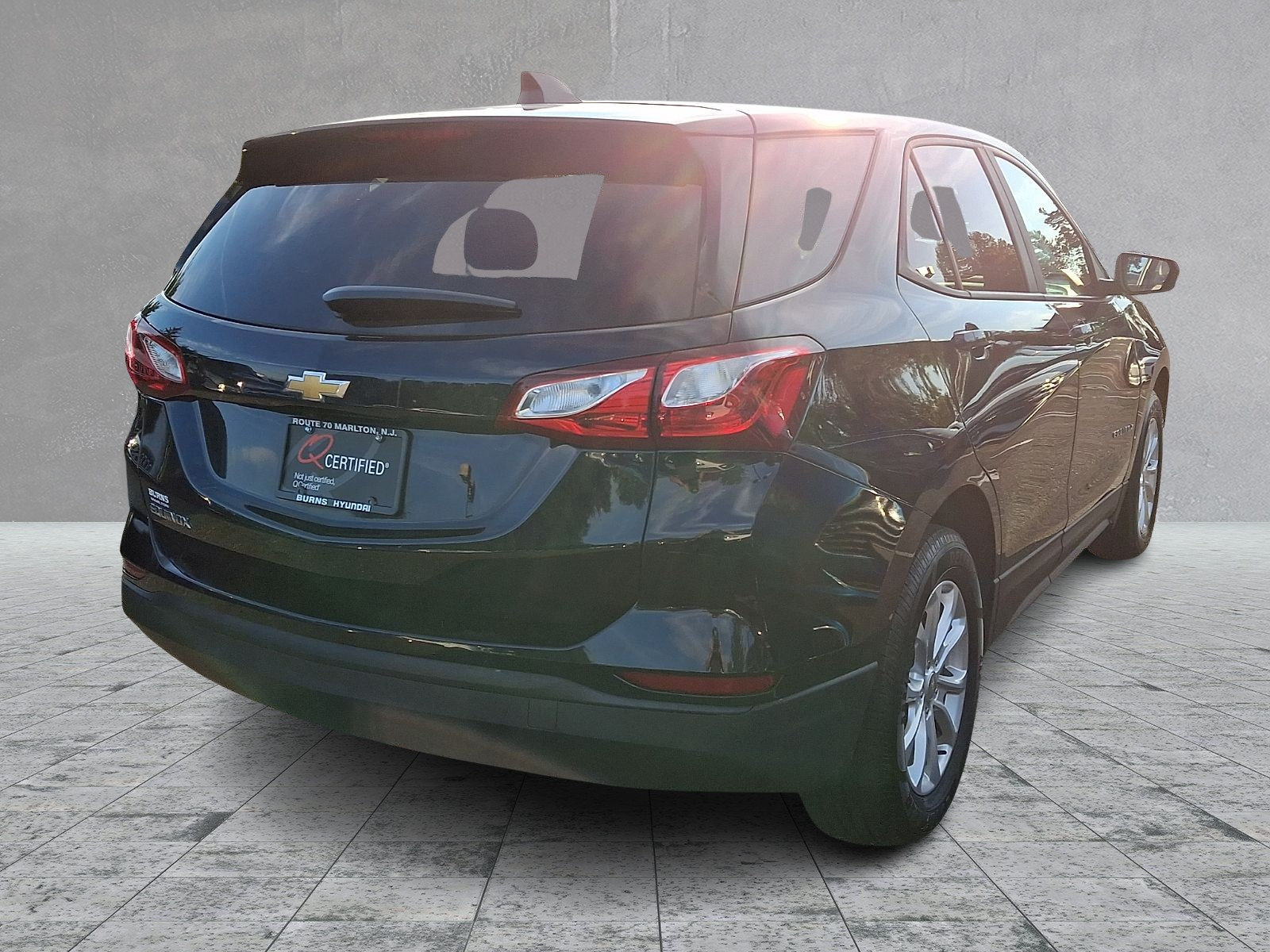 Used 2020 Chevrolet Equinox LS w/ LS Convenience Package FWD image 4