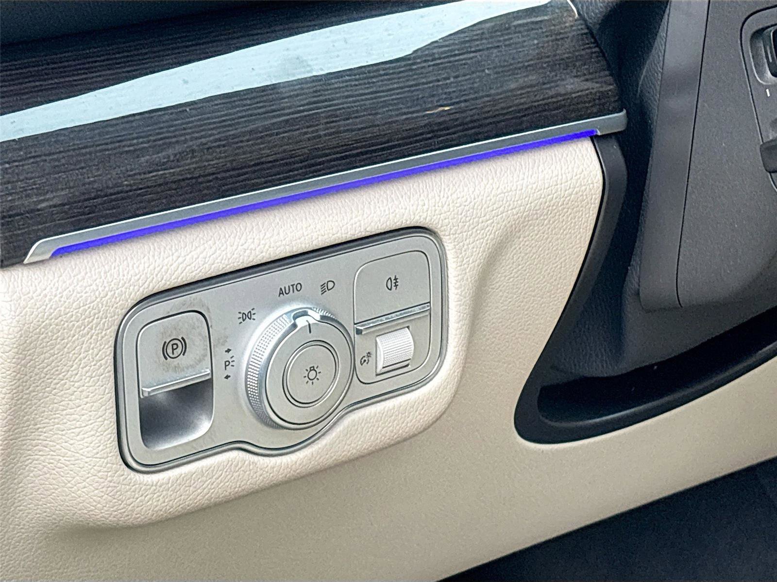 Used 2020 Mercedes-Benz GLE 350 4MATIC image 11