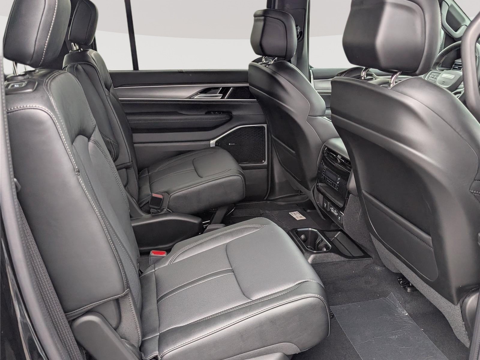New 2026 Jeep Grand Wagoneer Limited AWD/4WD image 8