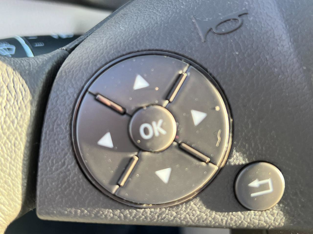 Used 2010 Mercedes-Benz C 300 Sedan image 13