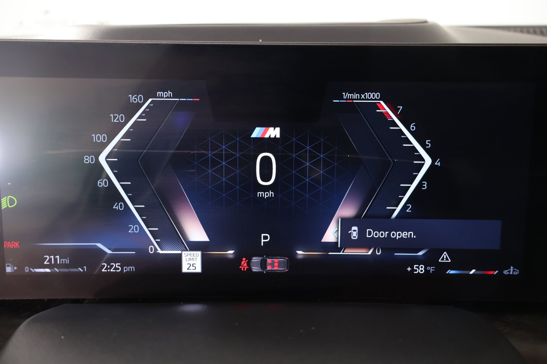 Used 2024 BMW X5 xDrive40i w/ M Sport Package AWD/4WD image 4