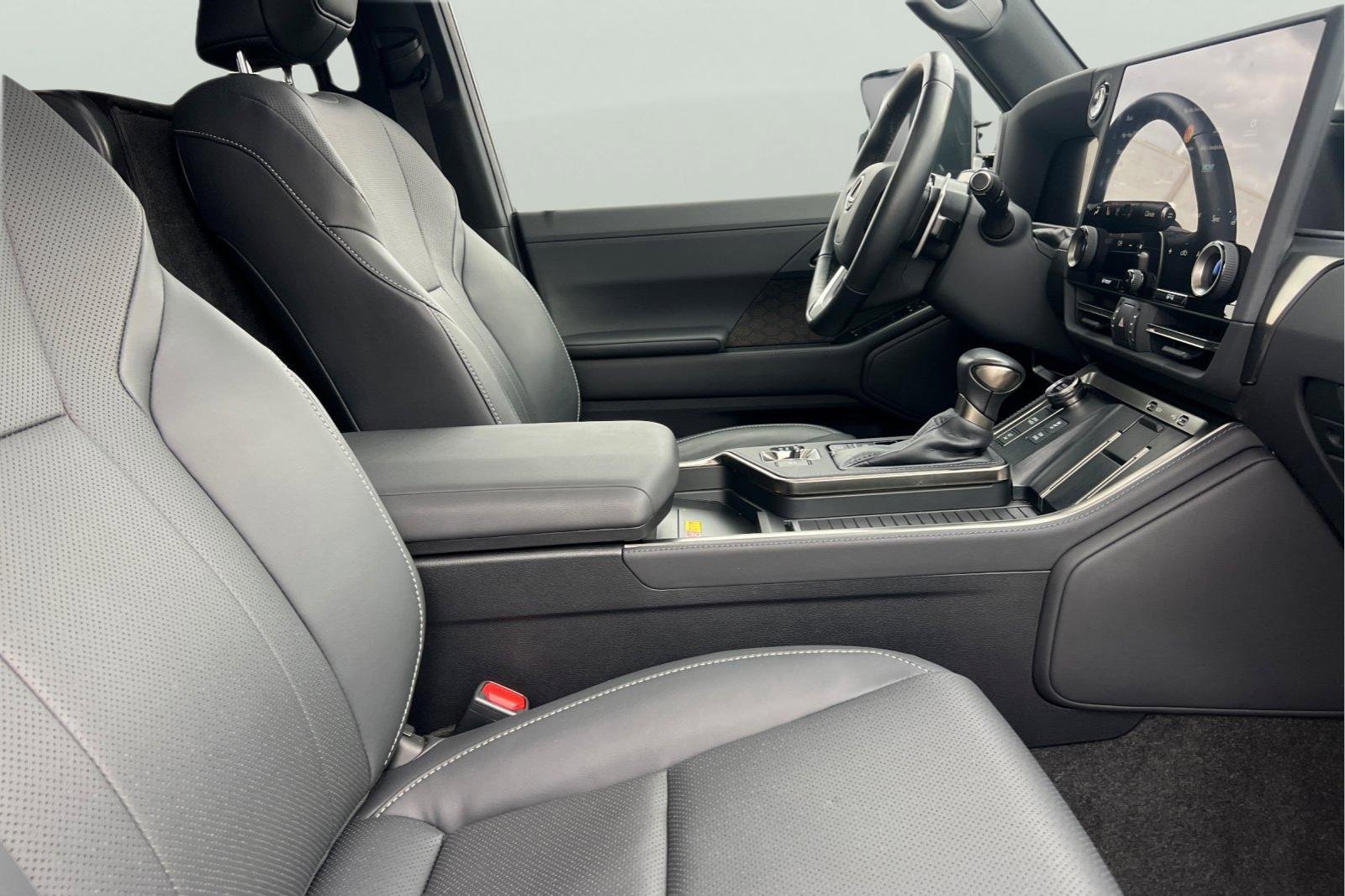 Used 2024 Lexus GX 550 image 20