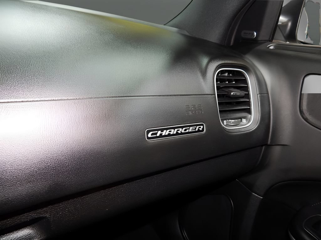 Used 2020 Dodge Charger R/T w/ Plus Group RWD image 17