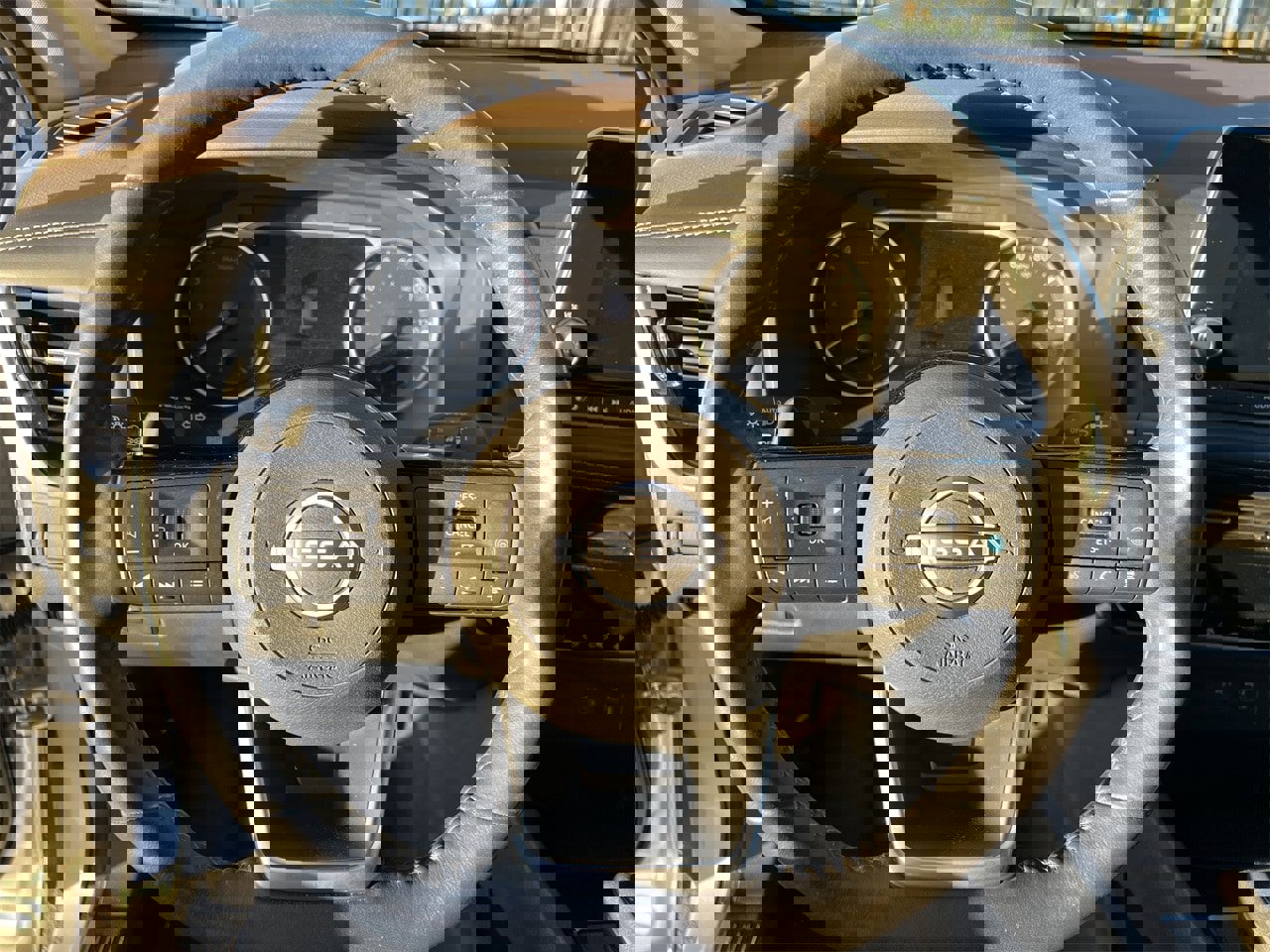 Certified 2023 Nissan Rogue SV w/ SV Premium Package image 7