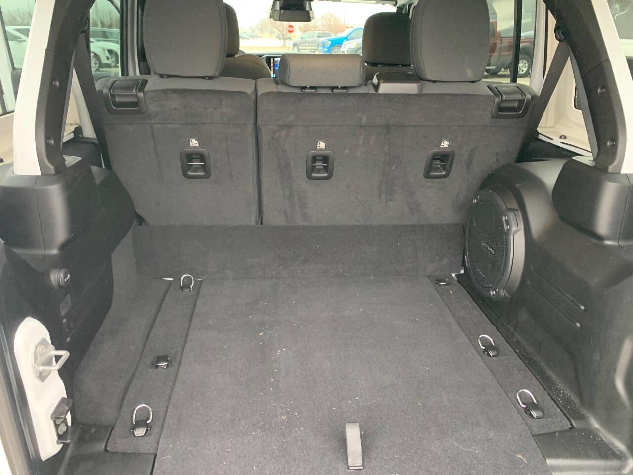 Used 2025 Jeep Wrangler Unlimited Sahara image 5