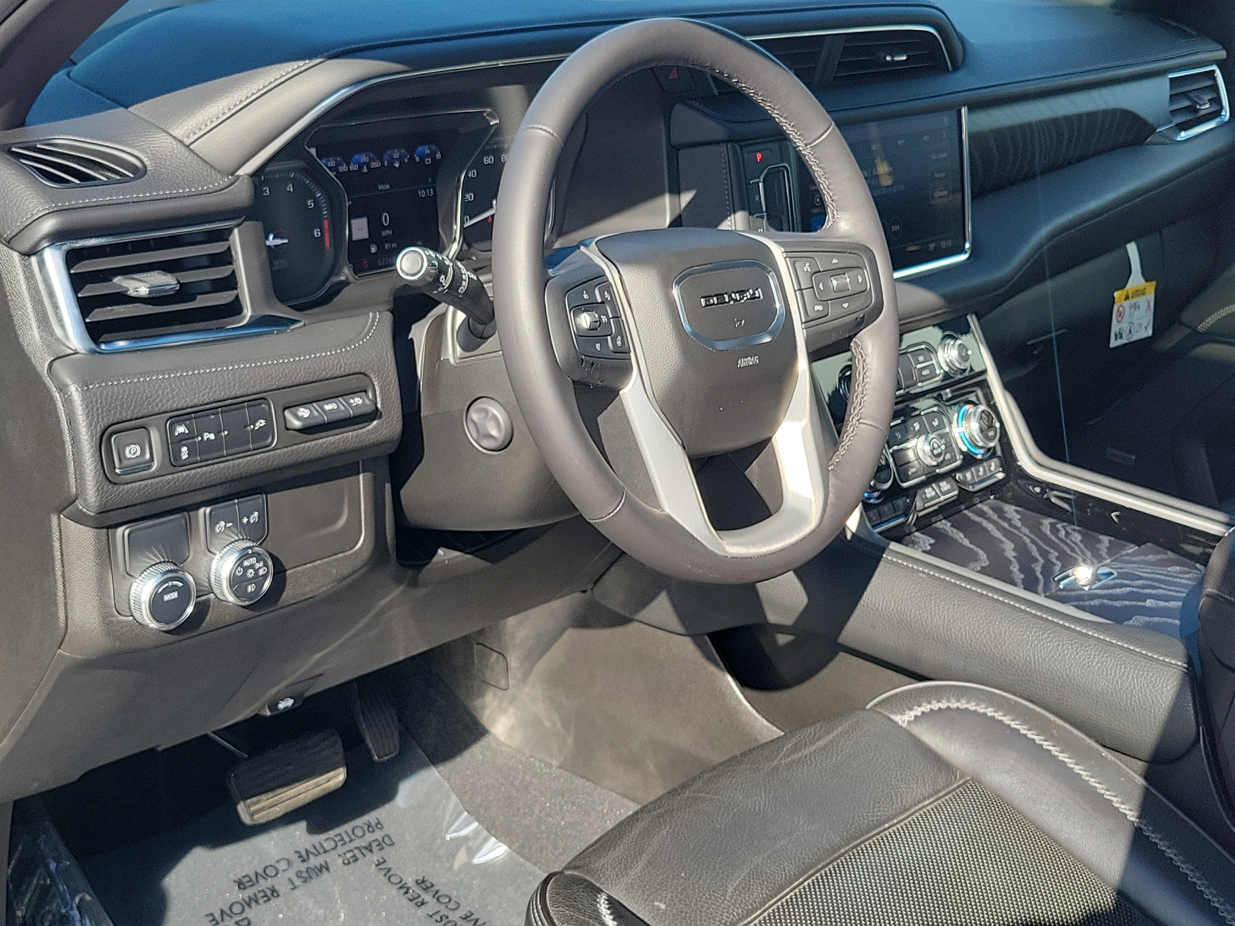Used 2021 GMC Yukon XL Denali w/ Denali Premium Package RWD image 9