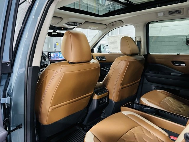 New 2026 Nissan Pathfinder Platinum image 27