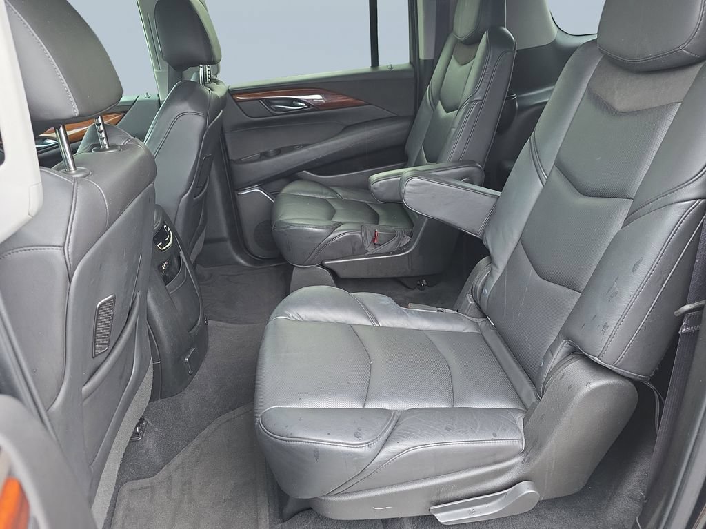 Used 2016 Cadillac Escalade ESV Luxury RWD image 25