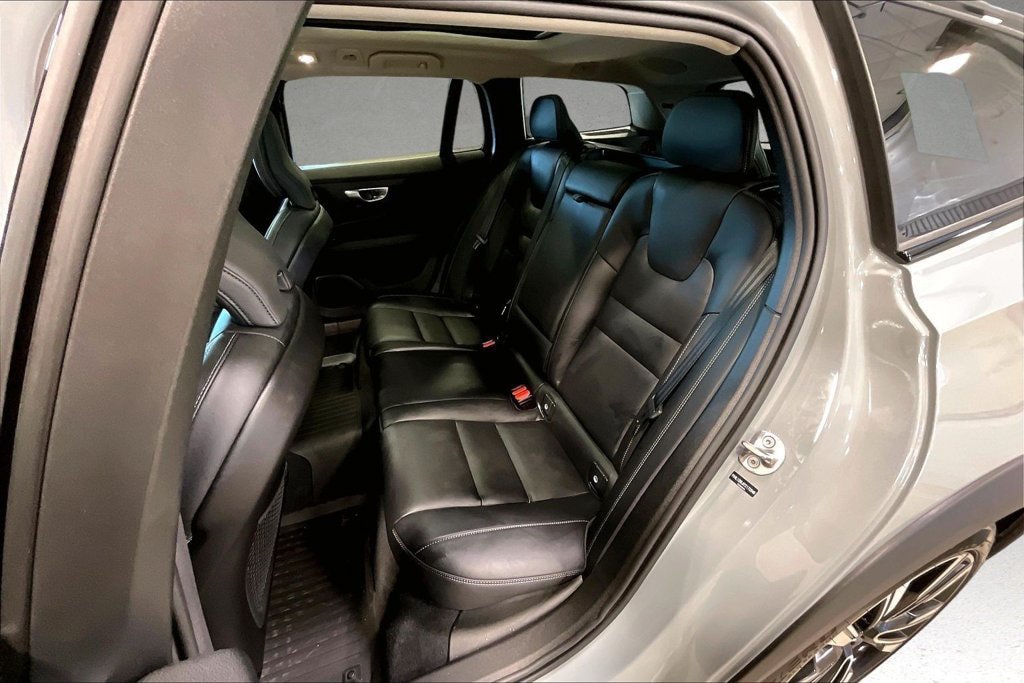New 2026 Volvo V60 B5 Cross Country Ultra w/ Protection Package Premier AWD/4WD image 23