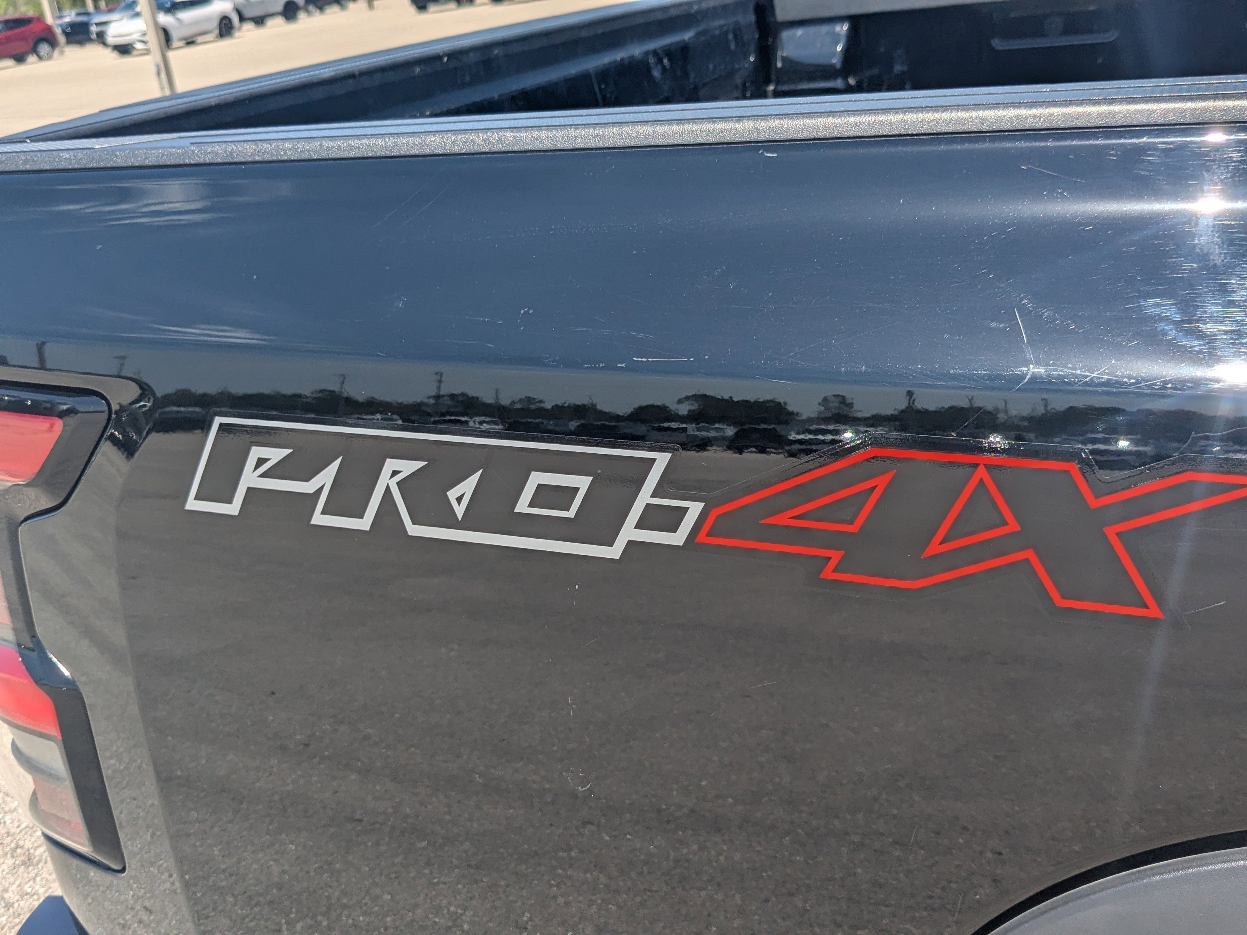 Used 2024 Nissan Frontier PRO-4X w/ Off-Road Protection Package image 13