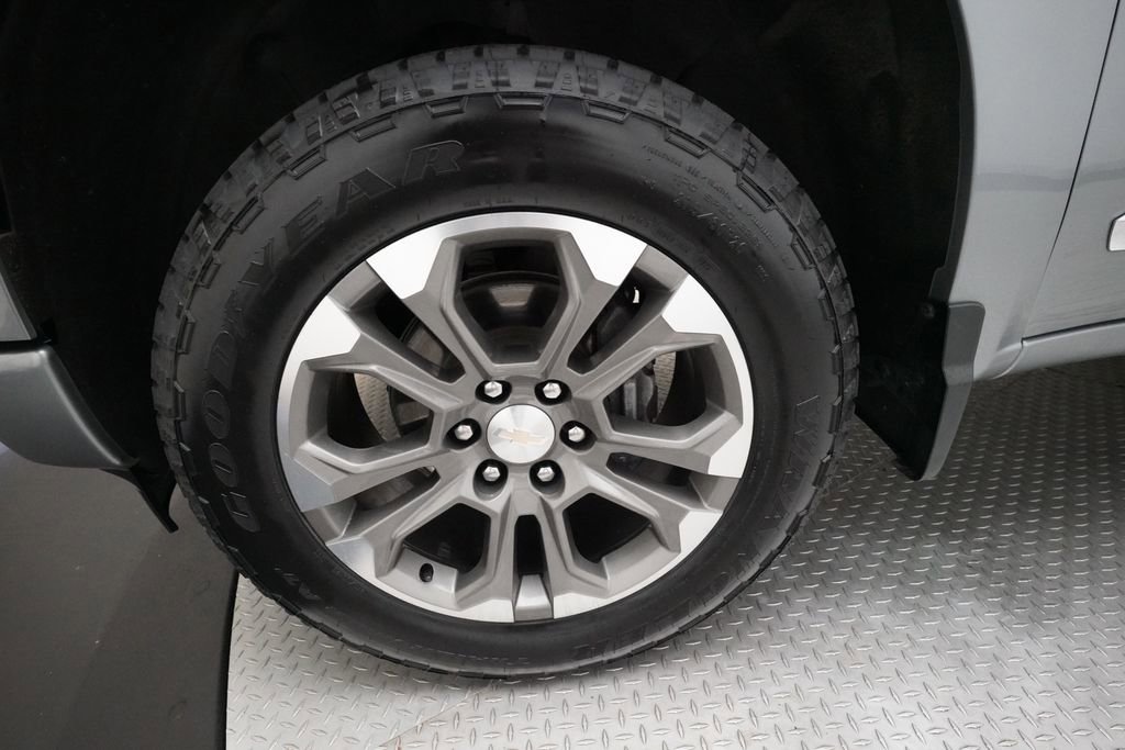 Certified 2023 Chevrolet Silverado 1500 High Country w/ Z71 Off-Road Package AWD/4WD image 25