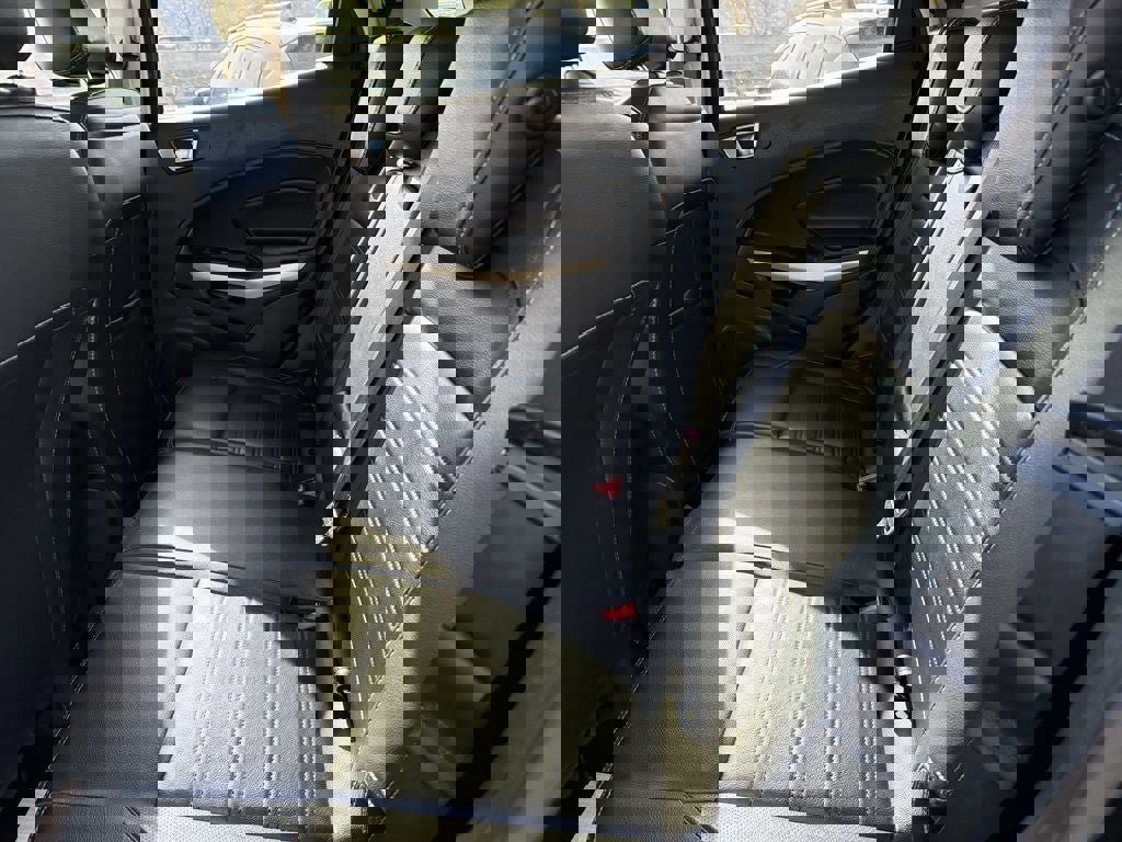 Used 2020 Ford EcoSport Titanium image 15