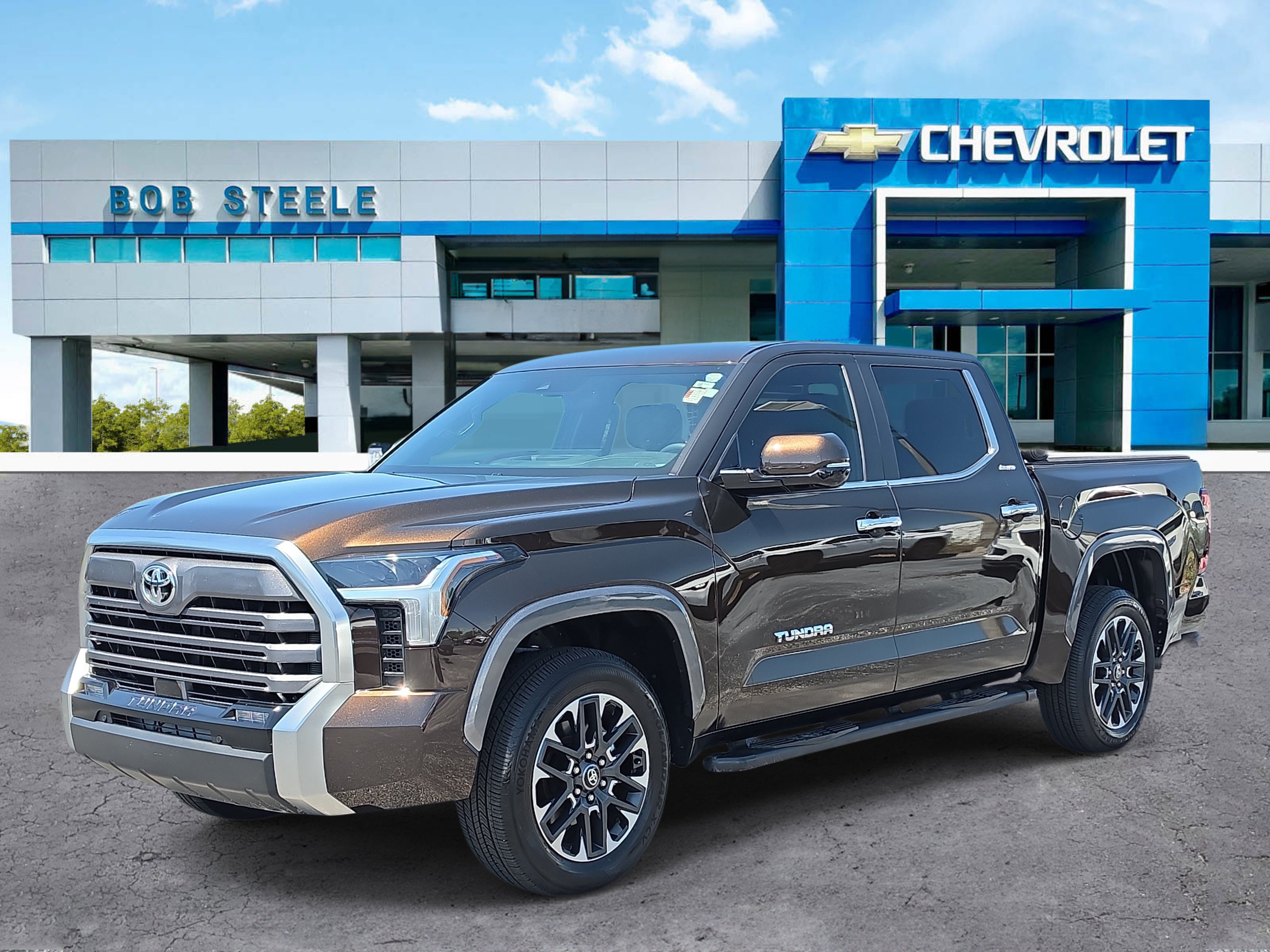 Used 2025 Toyota Tundra Limited AWD/4WD image 2