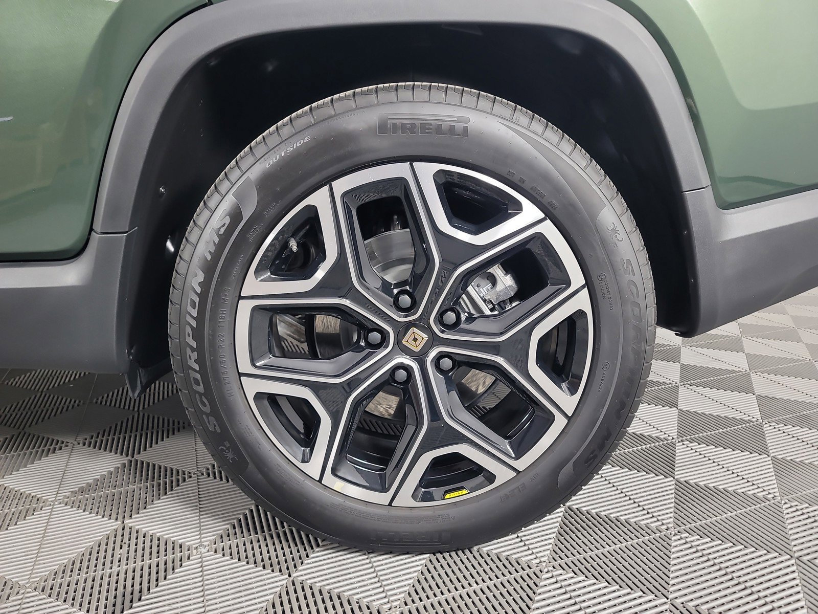 Used 2025 Rivian R1T Adventure image 10