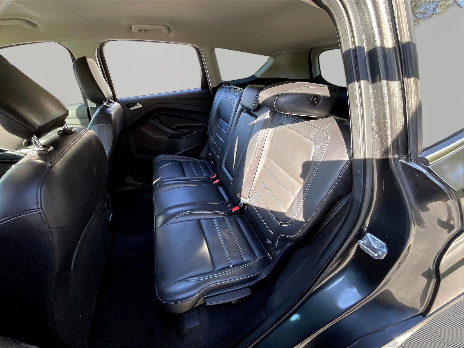 Used 2019 Ford Escape Titanium AWD/4WD image 23