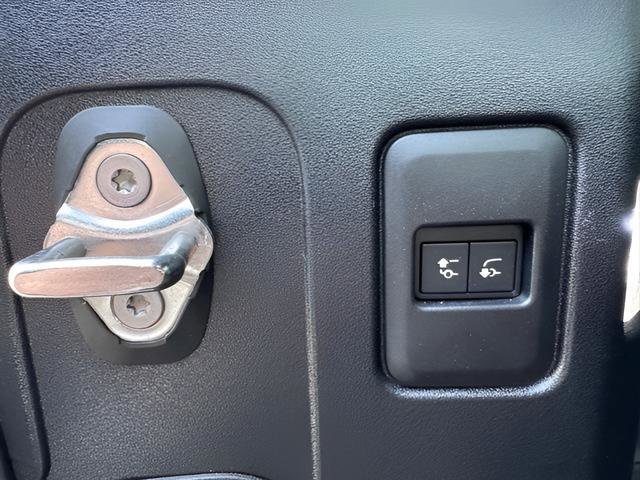 Certified 2024 Land Rover Defender 110 X-Dynamic SE image 34