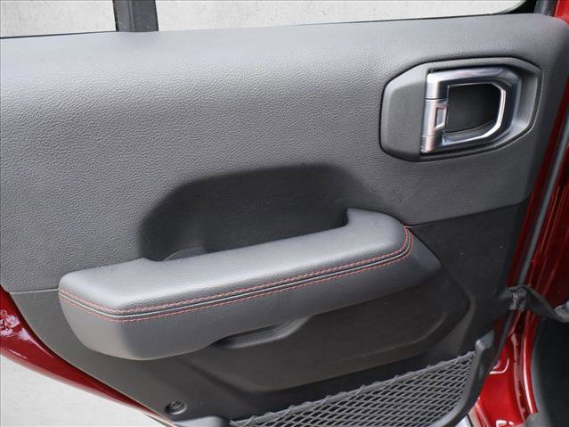 Used 2022 Jeep Wrangler Unlimited Rubicon w/ Steel Bumper Group AWD/4WD image 18