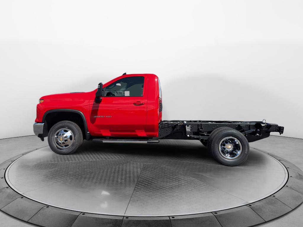 New 2026 Chevrolet Silverado 3500 LT w/ Convenience Package AWD/4WD image 2