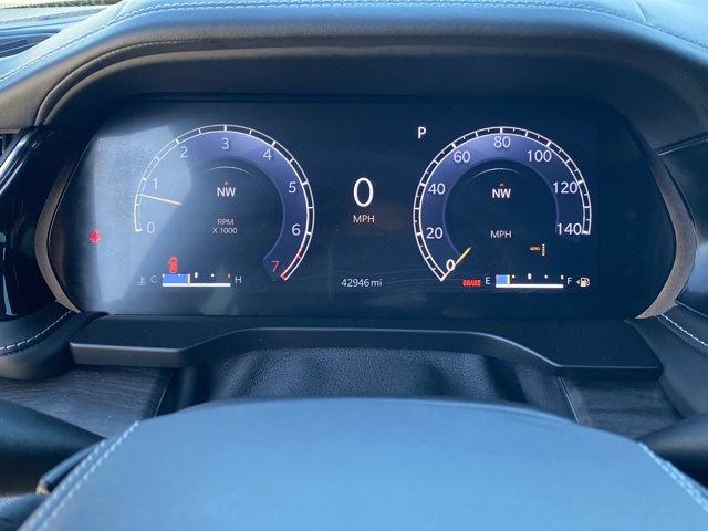 Used 2023 Jeep Grand Cherokee Overland w/ Luxury Tech Group IV AWD/4WD image 16