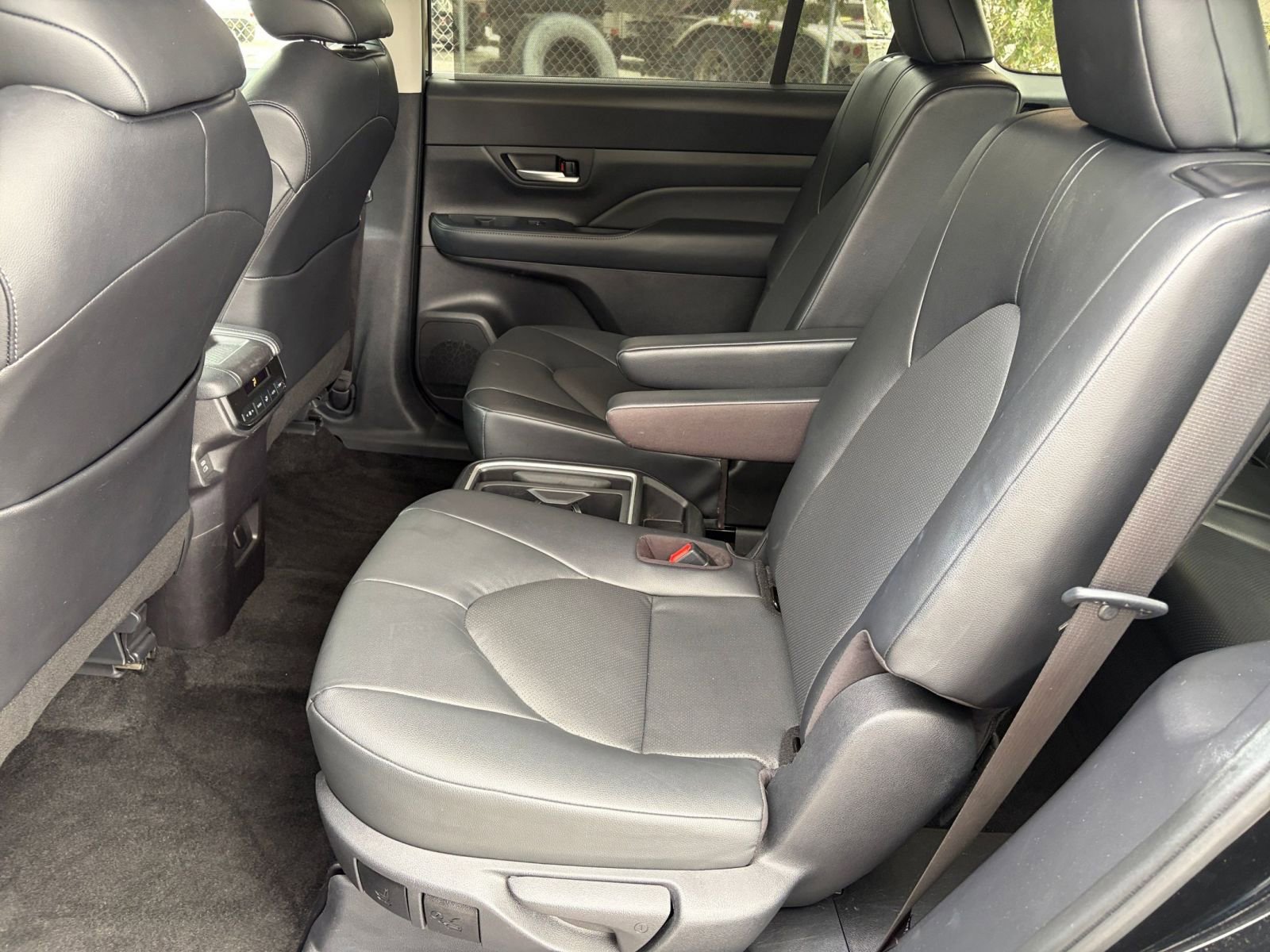 Used 2025 Toyota Grand Highlander FWD image 34