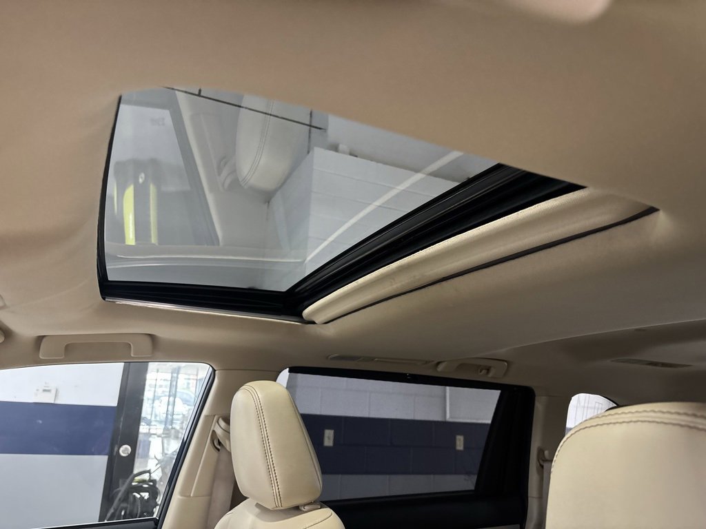 Used 2019 Toyota Highlander XLE image 3