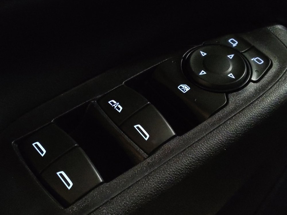 Used 2018 Chevrolet Equinox LT FWD image 27