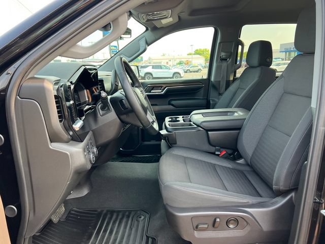Used 2024 Chevrolet Silverado 1500 LT AWD/4WD image 3