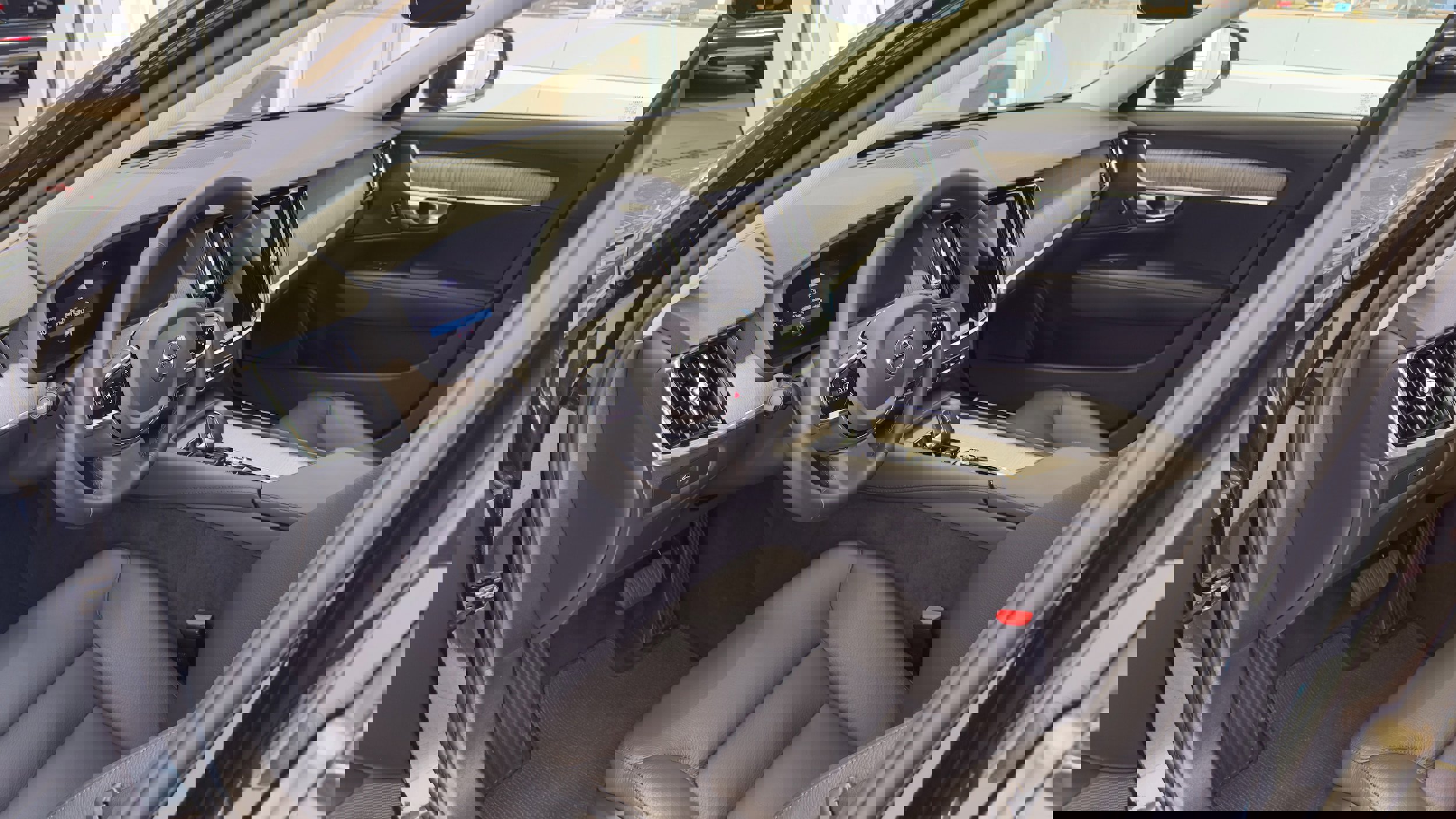 Used 2024 Volvo V90 B6 Cross Country Plus image 26