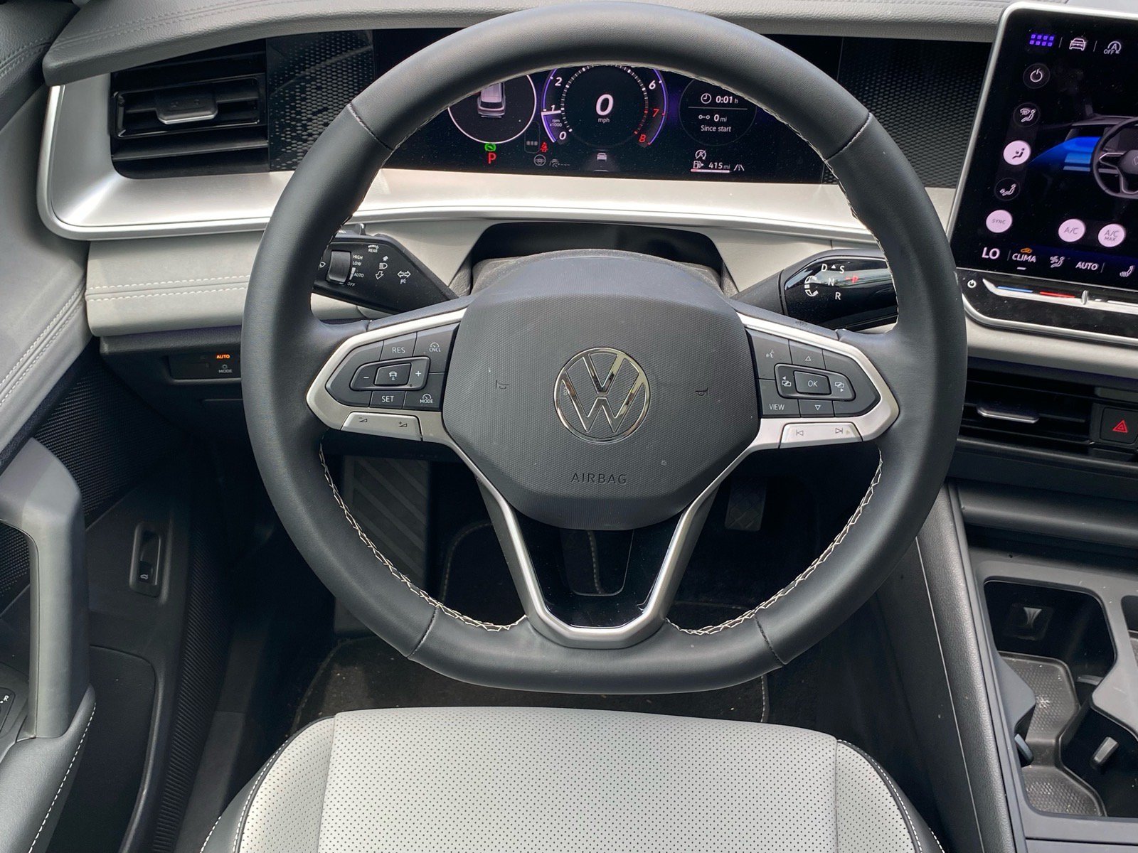 New 2026 Volkswagen Tiguan SE R-Line FWD image 3