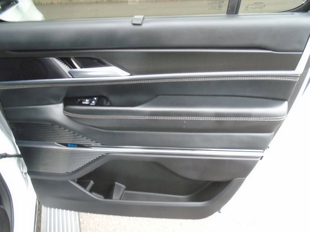 Used 2024 Jeep Grand Wagoneer L Series II w/ Quick Order Packagew 28T image 9