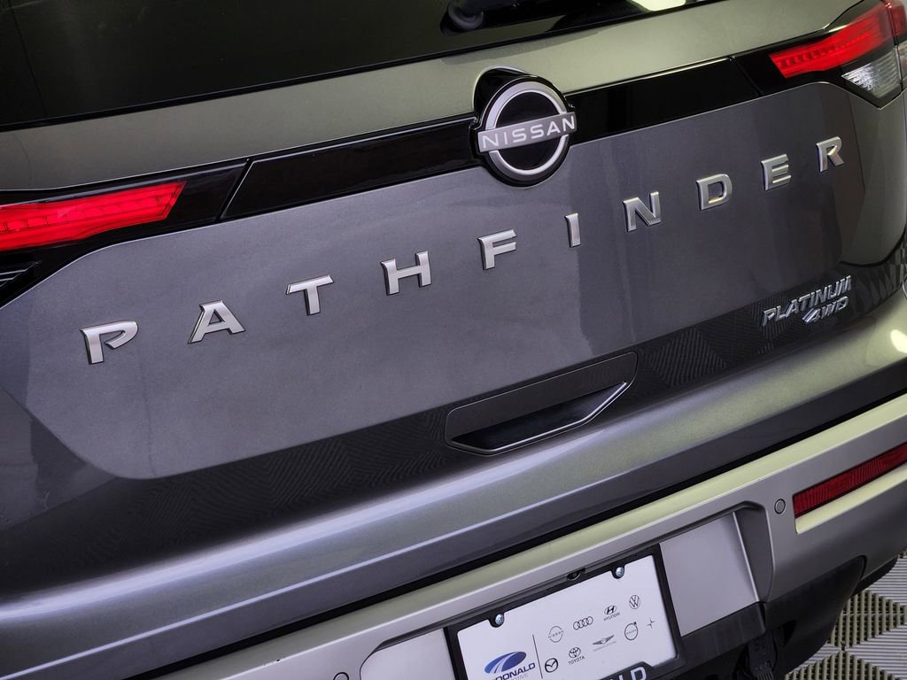Used 2023 Nissan Pathfinder Platinum AWD/4WD image 8