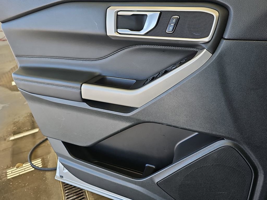 Used 2024 Ford Explorer XLT image 25