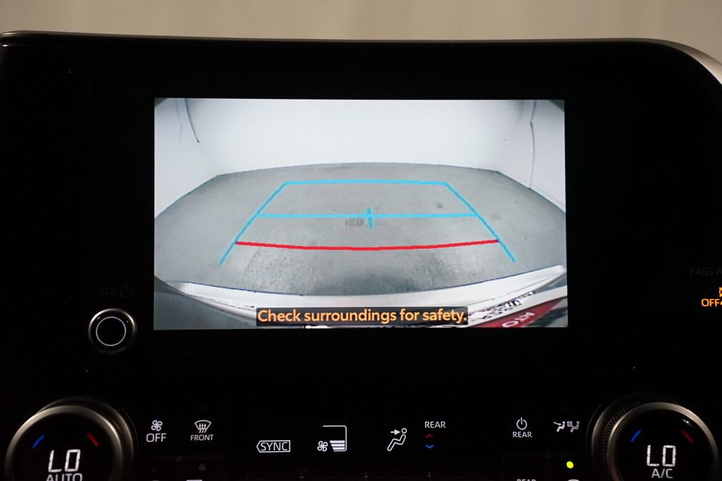 Used 2023 Toyota Highlander L FWD image 19