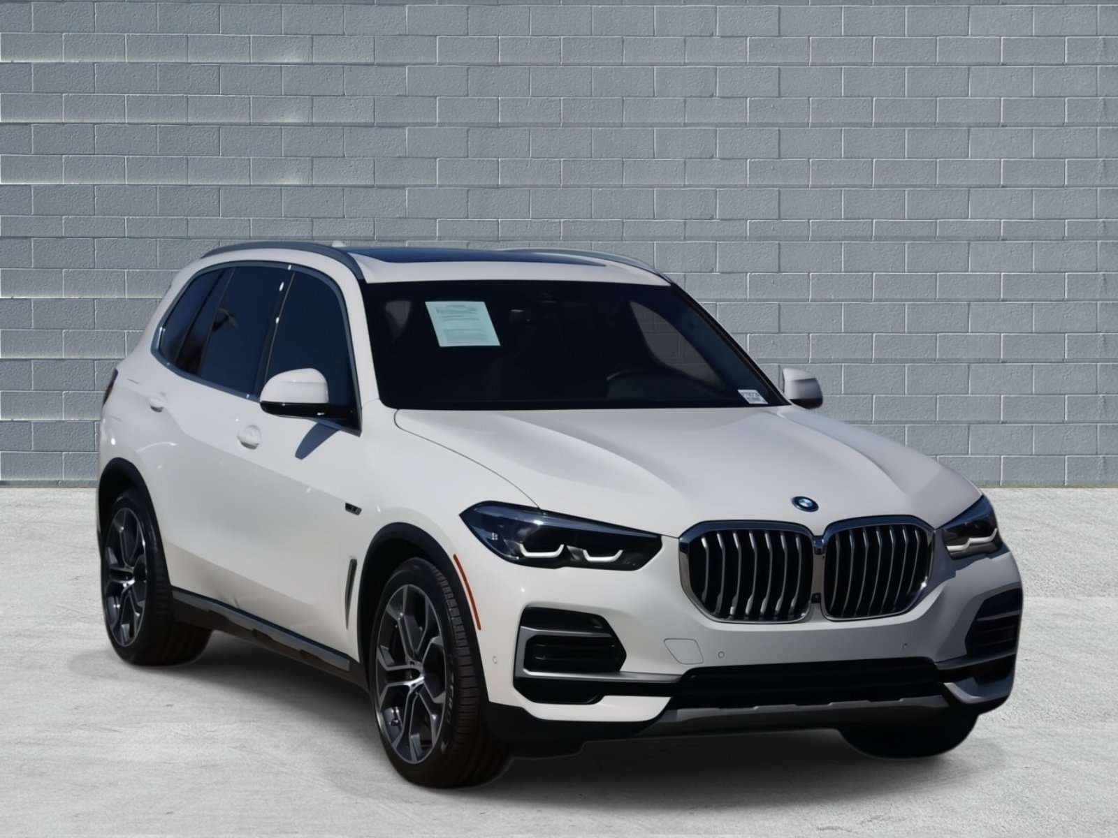 Certified 2023 BMW X5 xDrive45e w/ Parking Assistance Package image 1