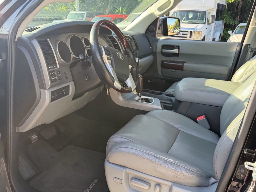 Used 2014 Toyota Sequoia Platinum RWD image 10