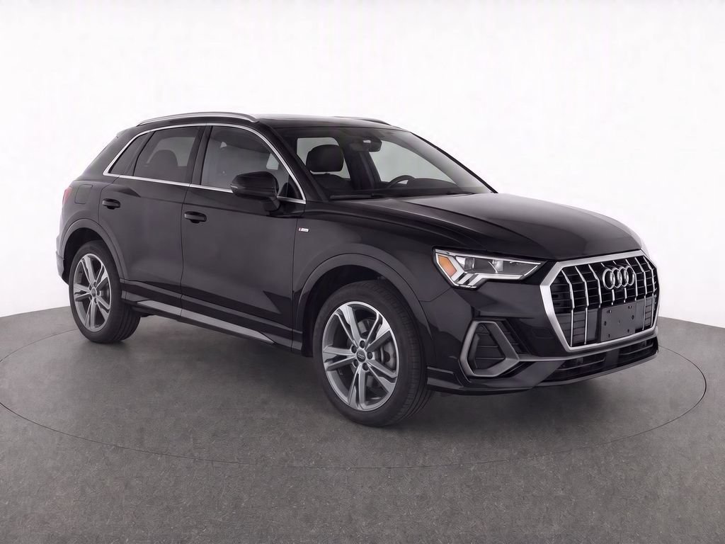 Used 2023 Audi Q3 2.0T Premium Plus w/ Premium Plus Package AWD/4WD image 2