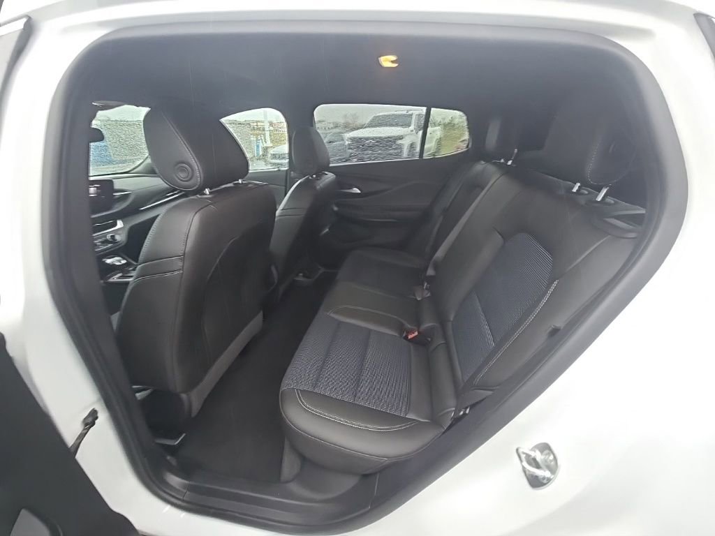 Used 2025 Buick Envista Preferred w/ Convenience I Package image 22