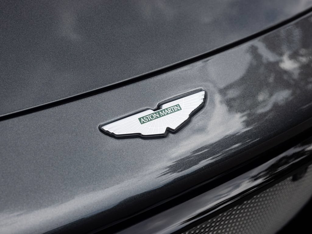 Used 2021 Aston Martin V8 Vantage Roadster RWD image 14